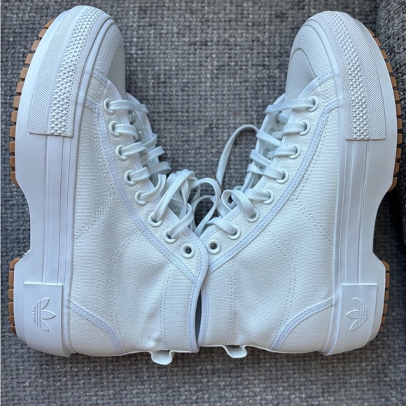 BNWT Adidas Nizza Trek W Sneakers - Women’s Size 8 - White/Gum Sole - Picture 6 of 14